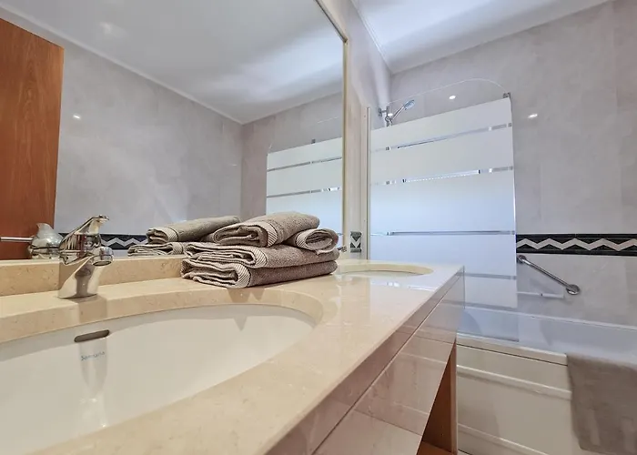 Luxe Secret Corner 2 *